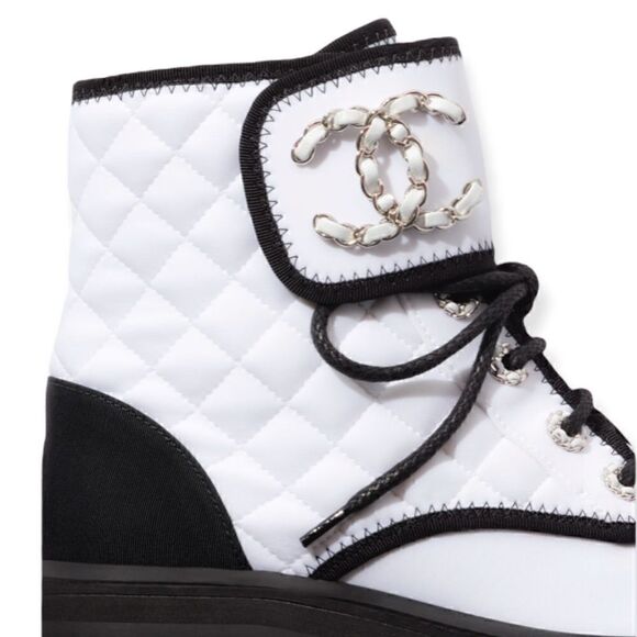 ❤️SOLD❤️CHANEL Black & White 2022 C Combat Boots |IT39| - Picture 10 of 16